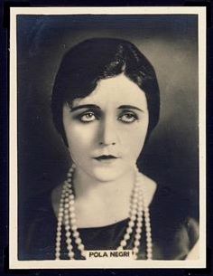 19 Pola Negri